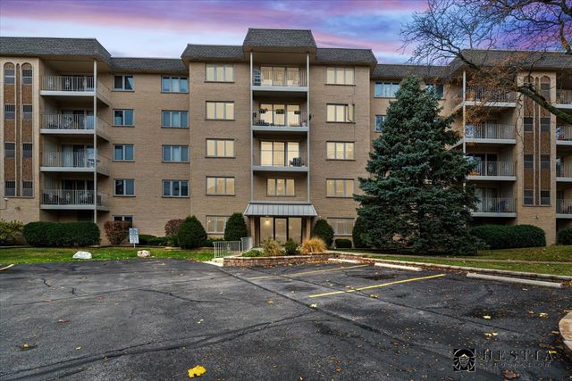 $230,000 | 1436 East Thacker Street, Unit 403 | Des Plaines