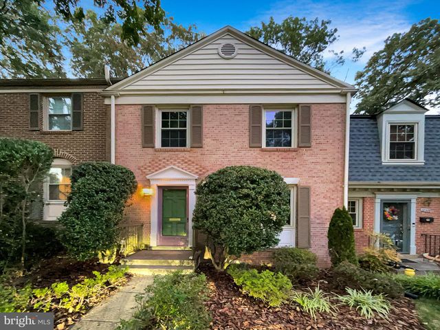 $613,000 | 10388 Hampshire Green Avenue | Fairfax Station