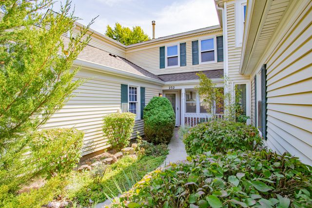 $299,900 | 232 University Lane | The Hamptons