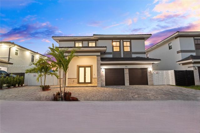 $1,325,000 | 14841 Southwest 39th Terrace | Tamiami