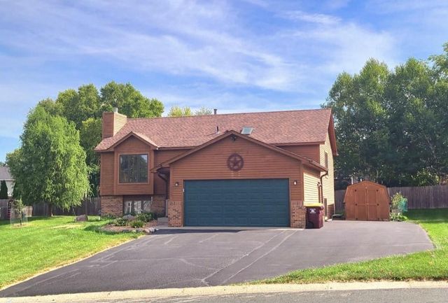 $409,900 | 4056 Pennsylvania Avenue | Eagan