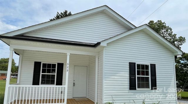 $1,350 | 329 Martin Street | Shelby