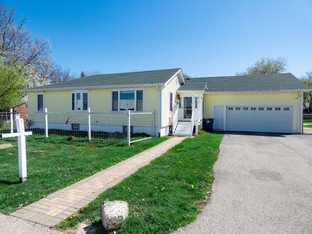 $349,900 | 1513 12th Street | Waukegan