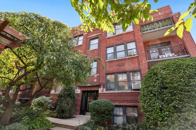 $189,900 | 647 Garfield Street, Unit 1 | Oak Park