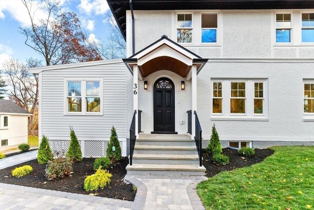 $1,699,000 | 36 Oneida Road | Winchester West Side