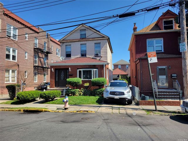 $899,000 | 27-19 Kearney Street | East Elmhurst