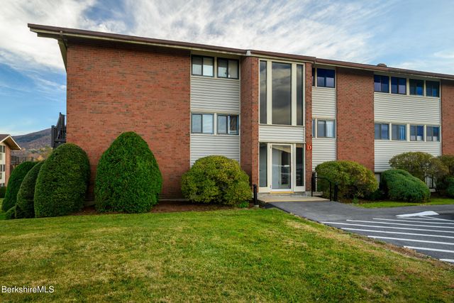 $219,000 | 189 Stratton Road, Unit D 5 | Williamstown Center