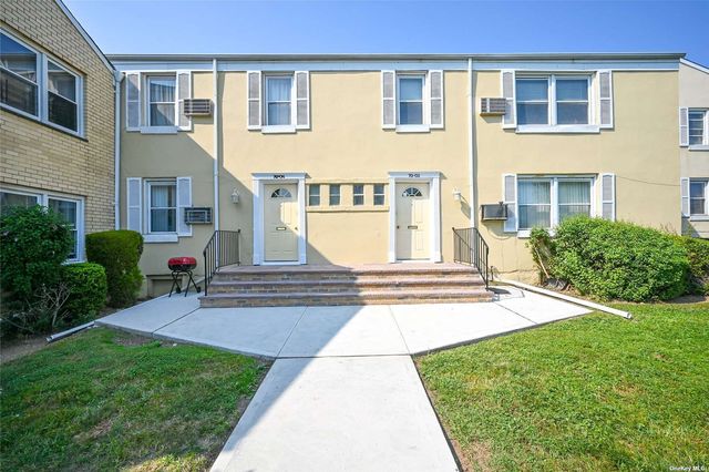 $249,000 | 70-02 252nd Street, Unit 124B | Glen Oaks