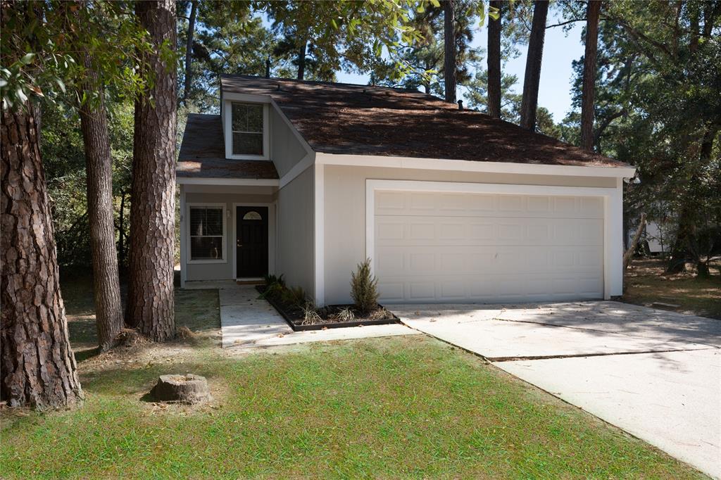 a front view of house with yard