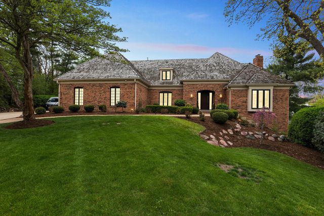 $1,725,000 | 919 St Stephens Green | Oak Brook