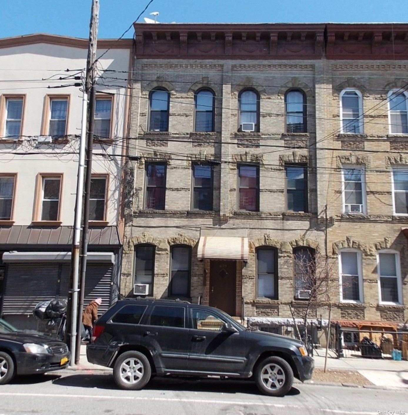 a car parked in front of a building