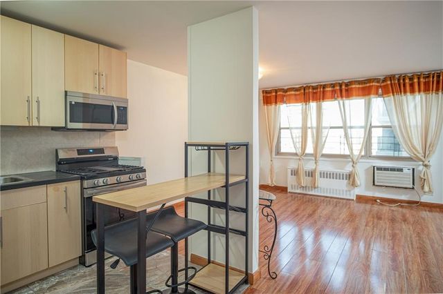 $329,000 | 448 Neptune Avenue, Unit 19M | Coney Island