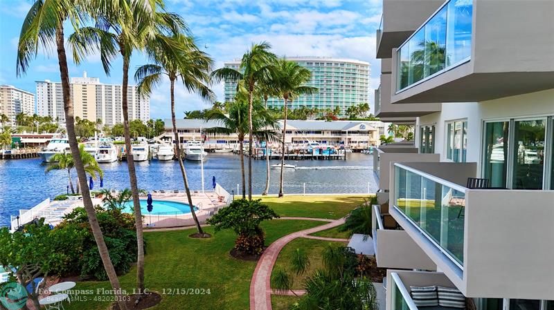 POMPANO YACHT AND BEACH CLUB