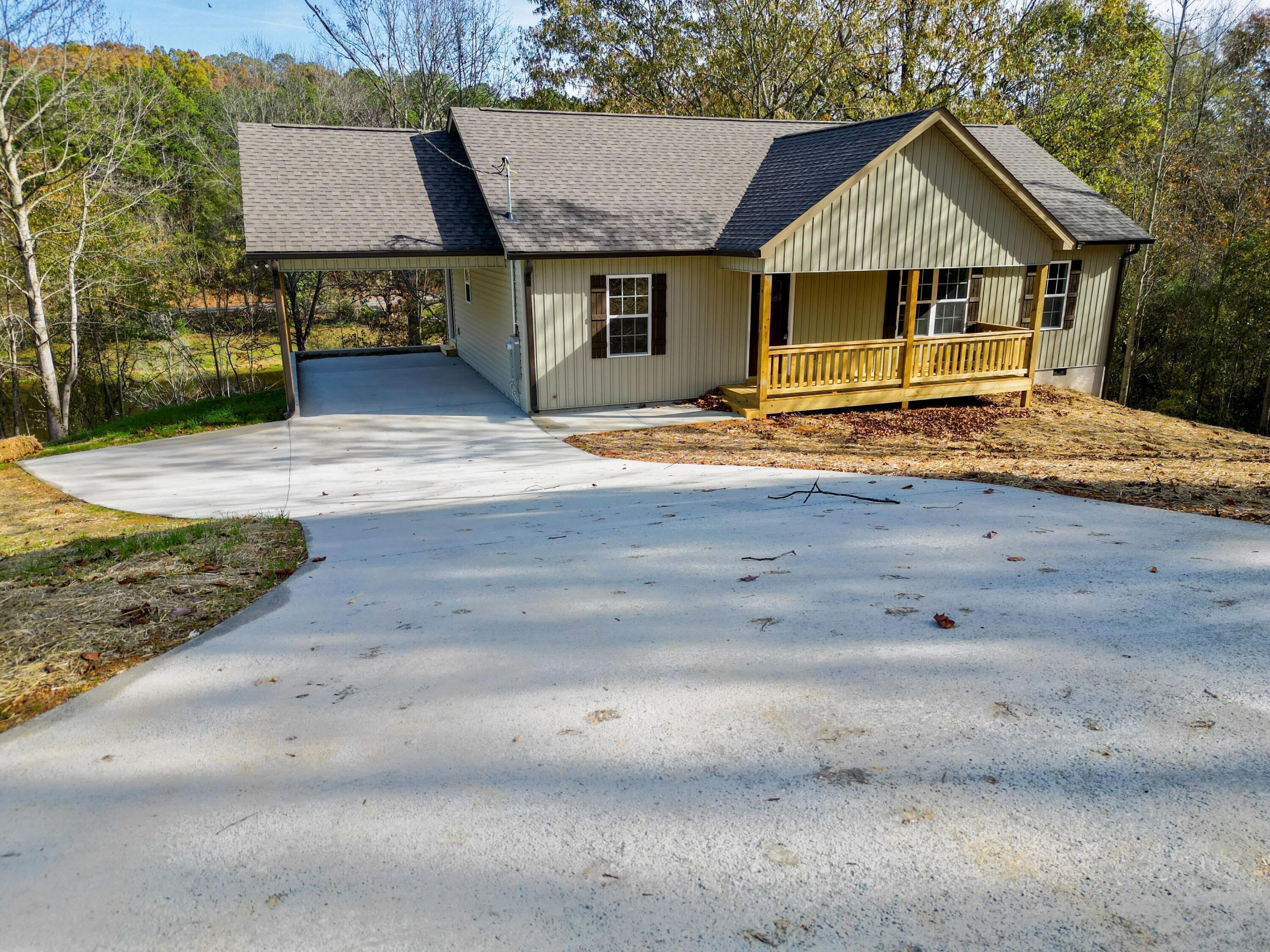 Eaton Dr, Dalton, GA 30721-18