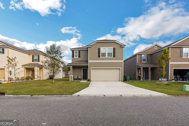 $327,999 | 131 Ashwood Circle | St. Marys