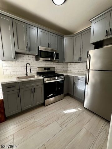 $2,600 | 423 River Street, Unit 2 | Bunker Hill