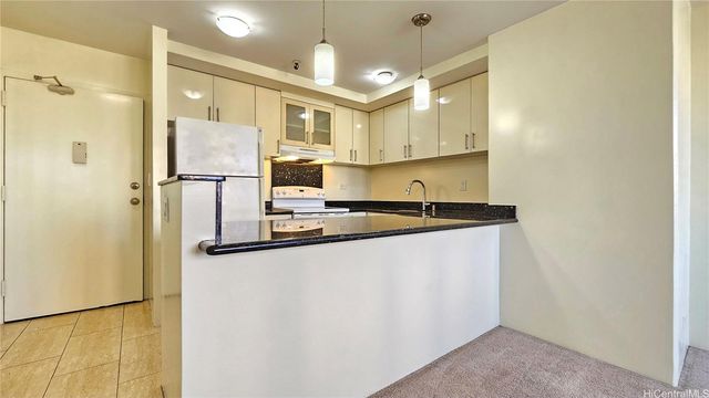 $399,900 | 2499 Kapiolani Boulevard, Unit 401 | Kapiolani