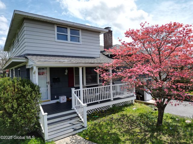 $329,999 | 15 Bancroft Street | Buckingham Lake-Crestwood