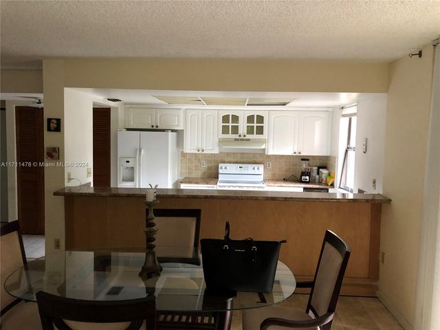 $2,100 | 16220 Northwest 2nd Avenue, Unit 310 | Golden Glades