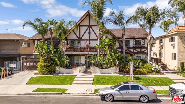 $6,375,000 | 18551 Prairie Street | Northridge