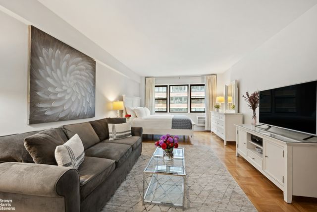 $415,000 | 333 East 75th Street, Unit 6D | Lenox Hill