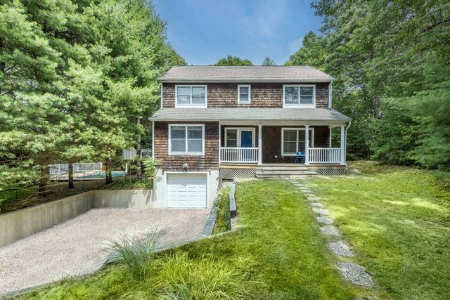 $1,295,000 | 39 Barnes Avenue | Northwest Woods