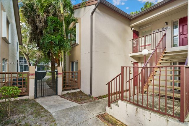 $325,000 | 13931 Southwest 91st Terrace, Unit 13931 | The Hammocks