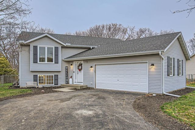 $317,500 | 1016 East Orchard Street | Belle Plaine