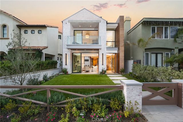 $5,395,000 | 507 Orchid Avenue | Corona del Mar