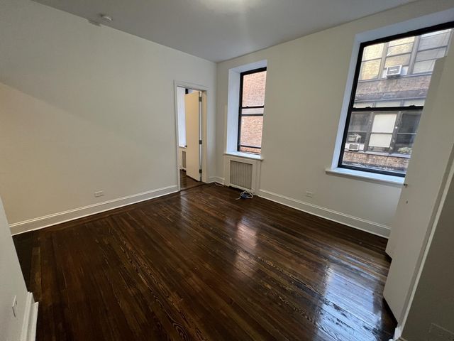 $4,300 | 64 West 9th Street, Unit 3R | Greenwich Village