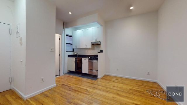 $4,575 | 439 West 51st Street, Unit 2R | Hell's Kitchen