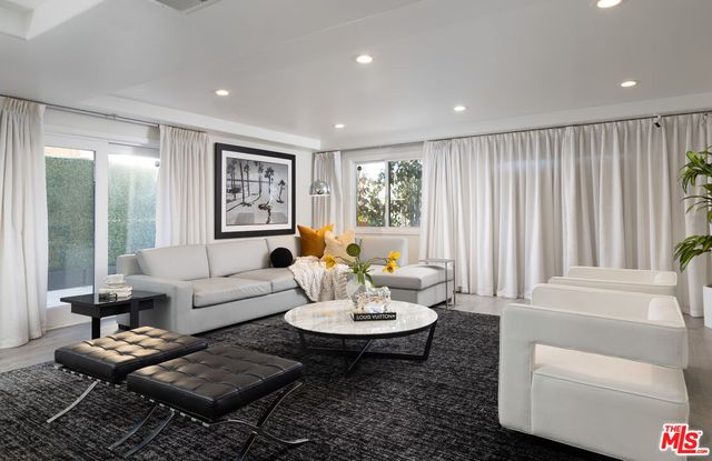 $2,395,000 | 155 North Hamilton Drive, Unit 102 | Beverly Hills