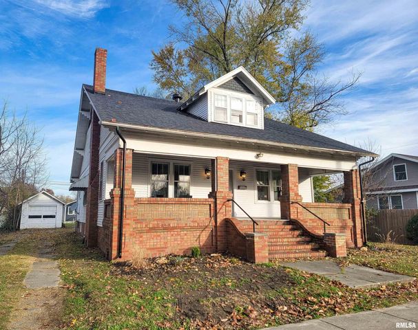 $99,900 | 433 East North Avenue | Flora