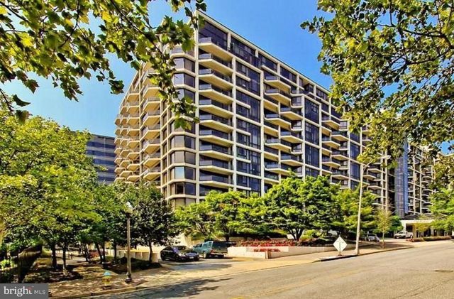 $922,222 | 1530 Key Boulevard, Unit 728 | North Rosslyn