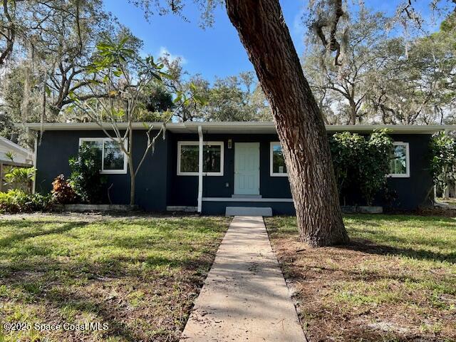 Charming bungalow with modern upgrades!