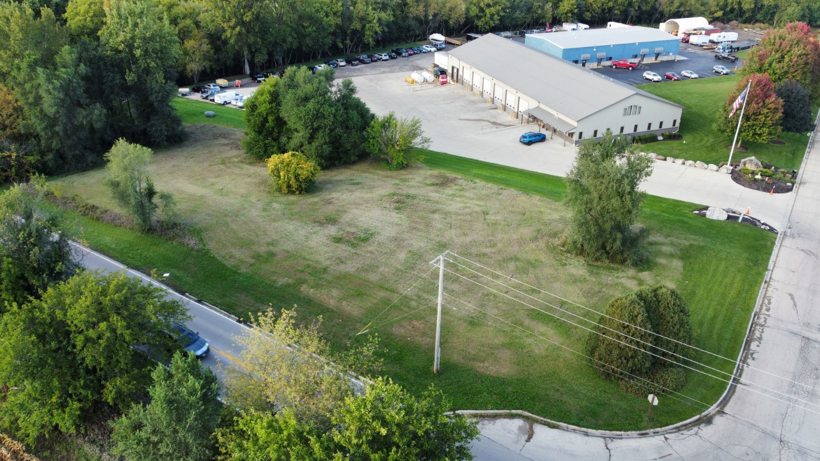 a view of a houses in a yard