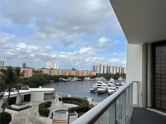 $675,000 | 19500 Turnberry Way, Unit 5C | Aventura