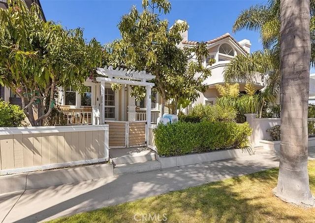 $3,900 | 603 8th Street | West Huntington Beach