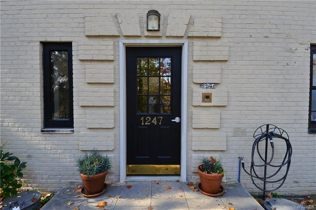 $309,000 | 1247 California Road, Unit 1L | Eastchester