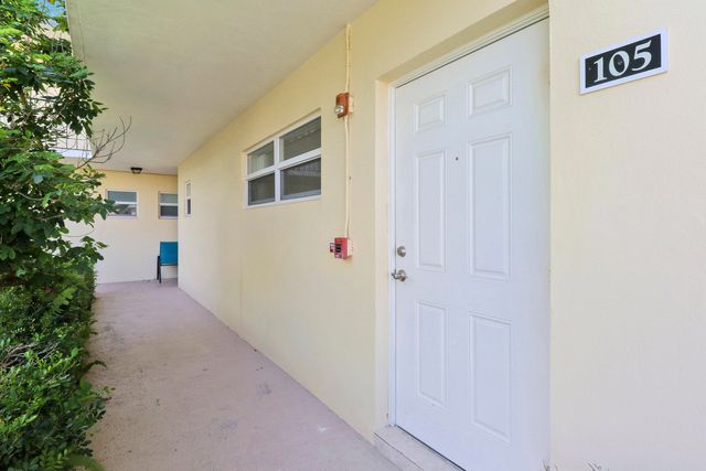 $285,000 | 35 Colonial Club Drive, Unit 105 | Boynton Beach