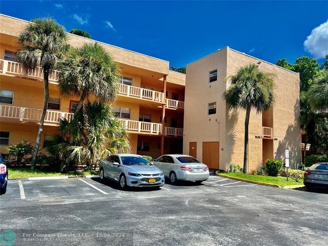 $150,000 | 8390 Lagos De Campo Boulevard, Unit 304 | Woodland Lakes