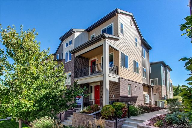 $589,900 | 676 East Hinsdale Avenue | Littleton Village Townhomes