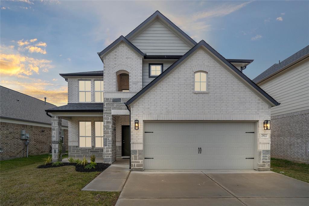 Welcome home to 2922 Solitude Pine Lane located in Morton Creek Ranch and zoned to Katy ISD.