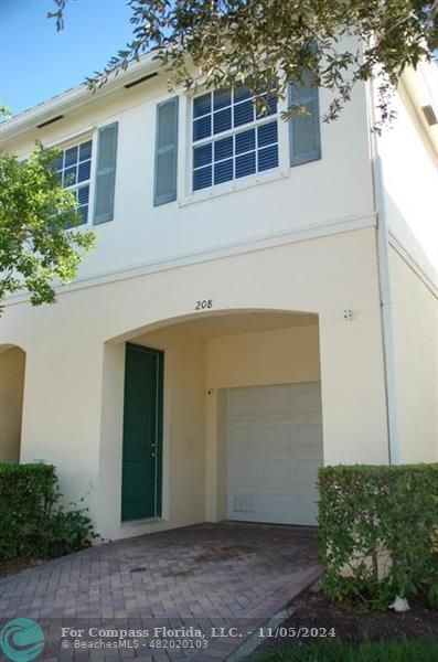 Corner unit w/1 car garage