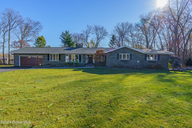 $649,900 | 21 Paul Holly Drive | Loudonville