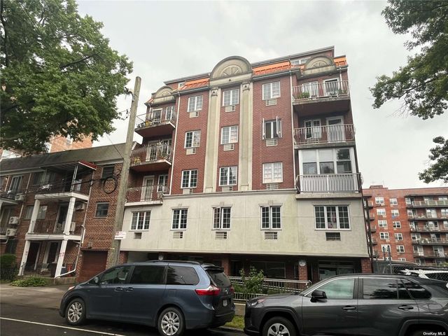 $720,000 | 143-36 37th Avenue, Unit 5C | Downtown Flushing