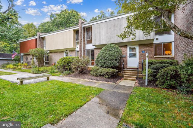 $625,000 | 1767 Wainwright Drive | Reston