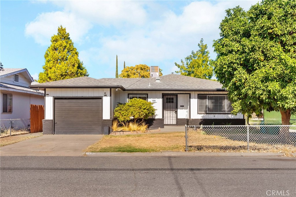 a front view of house with yard