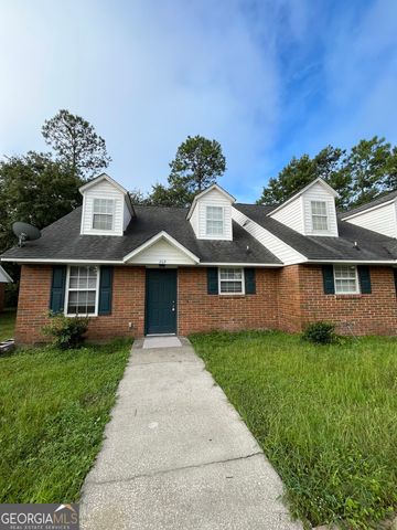 $1,400 | 209 Madison Avenue | Sugarmill Plantation