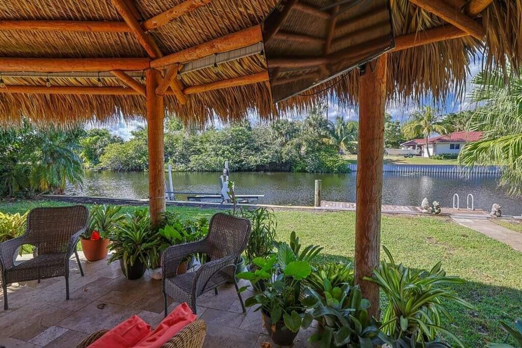 Tiki overlooking the water.